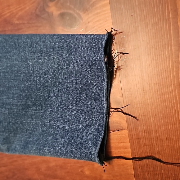 Articles of Society size 27 distressed cropped jeans - Picture 6 of 6